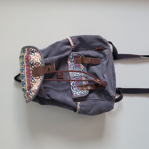 Gray Geometric Pattern Backpack with Drawstring Closure - Picture 6 of 12